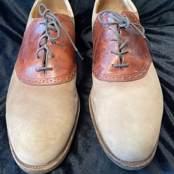 Classic Two-Tone Men's Oxfords - Picture 1 of 6